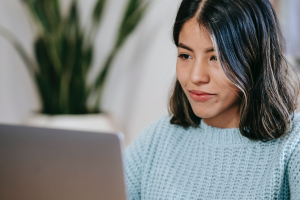 A young lady looking to buy a new home in Melbourne